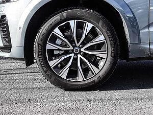 Volvo  Ultra Dark Recharge Plug-In Hybrid AWD T8 Twin Engine EU6d HUD AD StandHZG AHK