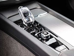 Volvo  Plus Black Edition Recharge Plug-In Hybrid AWD T8 Twin Engine EU6d StandHZG Lede