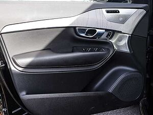 Volvo  Ultimate Bright Recharge Plug-In Hybrid AWD T8 Twin Engine EU6d 7-Sitzer HUD Sta