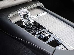 Volvo  Ultimate Bright Recharge Plug-In Hybrid AWD T8 Twin Engine EU6d 7-Sitzer HUD Sta