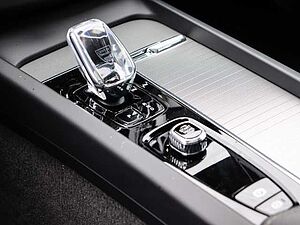 Volvo  R Design Recharge Plug-In Hybrid AWD T6 Twin Engine EU6d StandHZG Leder digitale