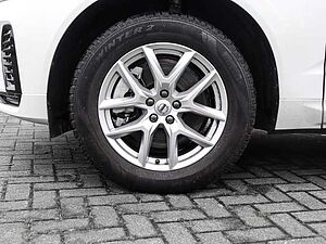 Volvo  Plus Dark 2WD B4 Benzin EU6d StandHZG digitales Cockpit Memory Sitze Soundsystem