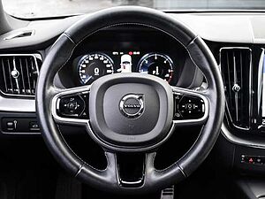 Volvo  R Design AWD B4 Diesel EU6d Navi digitales Cockpit Memory Sitze Soundsystem Harm