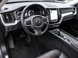 Volvo  Momentum Pro AWD B4 Diesel EU6d StandHZG AHK Navi Leder digitales Cockpit Memory