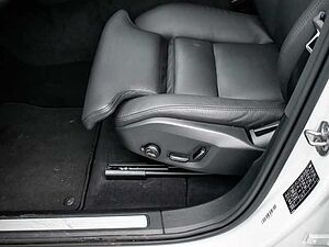 Volvo  Plus Dark Recharge Plug-In Hybrid AWD T8 Twin Engine EU6d StandHZG digitales Coc