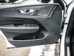 Volvo  Plus Dark Recharge Plug-In Hybrid AWD T8 Twin Engine EU6d StandHZG digitales Coc
