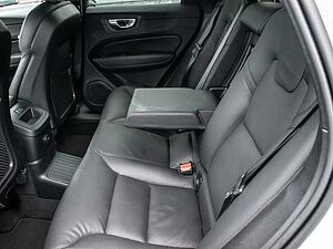 Volvo  Plus Dark Recharge Plug-In Hybrid AWD T8 Twin Engine EU6d StandHZG digitales Coc