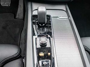 Volvo  Plus Dark Recharge Plug-In Hybrid AWD T8 Twin Engine EU6d StandHZG digitales Coc
