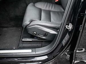 Volvo  Plus Dark Recharge Plug-In Hybrid AWD T8 Twin Engine EU6d StandHZG digitales Coc