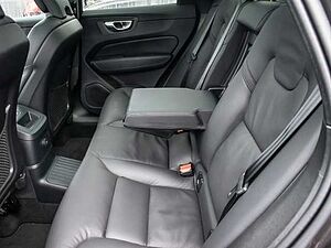 Volvo  Ultra Dark Recharge Plug-In Hybrid AWD T8 Twin Engine EU6d HUD StandHZG digitale