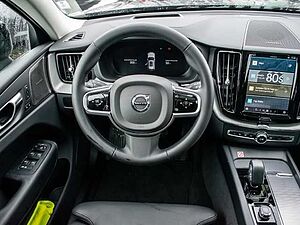 Volvo  Ultra Dark Recharge Plug-In Hybrid AWD T8 Twin Engine EU6d HUD StandHZG digitale