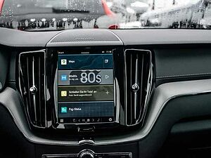 Volvo  Ultra Dark Recharge Plug-In Hybrid AWD T8 Twin Engine EU6d HUD StandHZG digitale
