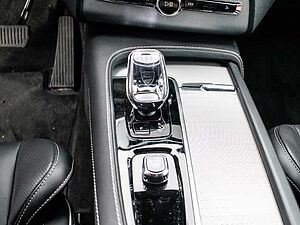 Volvo  Plus Bright Recharge Plug-In Hybrid AWD T8 Twin Engine EU6d 7-Sitzer StandHZG di