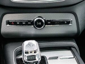 Volvo  Plus Bright Recharge Plug-In Hybrid AWD T8 Twin Engine EU6d 7-Sitzer StandHZG di