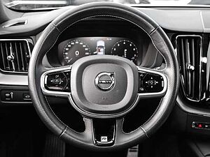 Volvo  R Design 2WD T5 EU6d-T Navi digitales Cockpit Soundsystem HarmanKardon LED Kurve