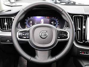 Volvo  Plus Dark 2WD B4 Benzin EU6d AHK digitales Cockpit Memory Sitze Soundsystem Harm