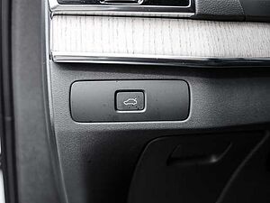 Volvo  Plus Bright AWD B5 Diesel EU6d 7-Sitzer Allrad AD StandHZG digitales Cockpit Mem