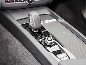 Volvo  Core 2WD B4 Benzin EU6d digitales Cockpit Soundsystem LED Scheinwerferreg.