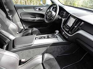 Volvo  R Design 2WD T5 EU6d-T Navi digitales Cockpit Soundsystem HarmanKardon LED Kurve