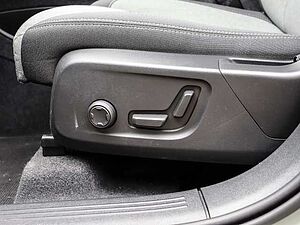 Volvo  Plus Dark 2WD B3 EU6d Navi digitales Cockpit Memory Sitze Soundsystem HarmanKard
