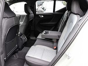 Volvo  Plus Dark 2WD B3 EU6d Navi digitales Cockpit Memory Sitze Soundsystem HarmanKard