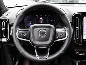 Volvo  Plus Dark 2WD B3 EU6d Navi digitales Cockpit Memory Sitze Soundsystem HarmanKard