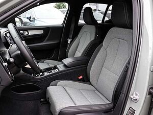 Volvo  Plus Dark 2WD B3 EU6d Navi digitales Cockpit Memory Sitze Soundsystem HarmanKard