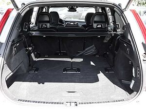Volvo  Ultimate Bright AWD B5 Diesel EU6d 7-Sitzer Allrad HUD AD StandHZG AHK digitales