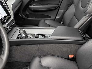 Volvo  Ultimate Dark 2WD B4 Diesel EU6d HUD AD digitales Cockpit Memory Sitze Soundsyst