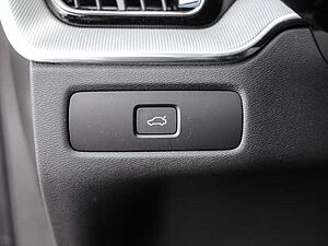Volvo  Ultimate Dark 2WD B4 Diesel EU6d HUD AD digitales Cockpit Memory Sitze Soundsyst