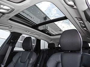 Volvo  Ultimate Dark 2WD B4 Diesel EU6d HUD AD digitales Cockpit Memory Sitze Soundsyst