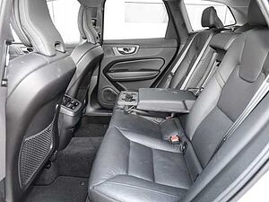 Volvo  Ultimate Dark 2WD B4 Diesel EU6d HUD AD digitales Cockpit Memory Sitze Soundsyst