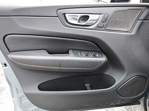 Volvo  Ultimate Dark 2WD B4 Diesel EU6d HUD AD digitales Cockpit Memory Sitze Soundsyst