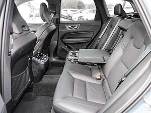 Volvo  Ultimate Dark 2WD B4 Diesel EU6d HUD AD digitales Cockpit Memory Sitze Soundsyst