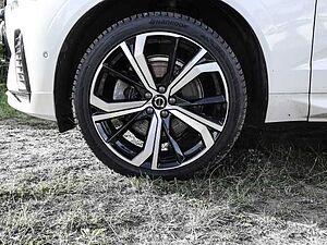 Volvo  Ultimate Dark AWD B4 Diesel EU6d Allrad HUD AD StandHZG digitales Cockpit Memory
