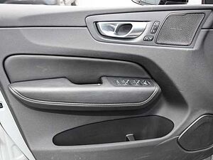 Volvo  Ultimate Dark AWD B4 Diesel EU6d Allrad HUD AD StandHZG digitales Cockpit Memory