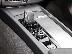 Volvo  Ultimate Dark AWD B4 Diesel EU6d Allrad HUD AD StandHZG digitales Cockpit Memory