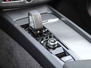 Volvo  Ultimate Dark AWD B4 Diesel EU6d Allrad HUD AD StandHZG digitales Cockpit Memory