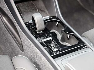 Volvo  Plus Dark 2WD B4 EU6d digitales Cockpit Memory Sitze Soundsystem HarmanKardon 36
