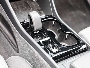 Volvo  Plus Dark 2WD B3 EU6d digitales Cockpit Memory Sitze Soundsystem HarmanKardon LE