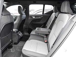 Volvo  Plus Dark 2WD B3 EU6d digitales Cockpit Memory Sitze Soundsystem HarmanKardon LE