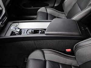 Volvo  Plus Dark AWD B5 Benzin EU6d Allrad Leder digitales Cockpit Memory Sitze Soundsy