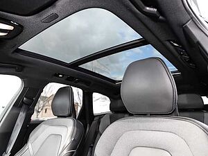 Volvo  Ultimate Dark AWD B5 Benzin EU6d Allrad HUD StandHZG Leder digitales Cockpit Mem