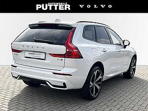 Volvo  B4 Diesel AWD Plus Dark 21'' ACC Rückfahrkam. Panorama Harman Kardon LED