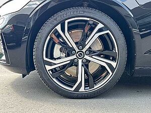 Volvo  Recharge T6 AWD Plus Dark 19'' ACC 360 Kamera Harman Kardon Totwinkelassistent