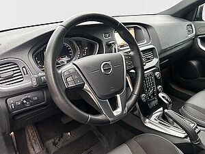 Volvo  T3 Geartronic Momentum 18'' LED NAVI Rückfahrkam. PDCv+h Beheizb. Frontsch. SHZ