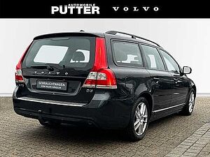 Volvo  D3 Geartronic Linje Svart 17'' Allwetter AHK Bi Xenon NAVI SHZ Beheizb. Frontsch