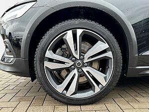 Volvo  Cross Country B5 Benzin AWD Ultimate 19'' StandHZG Allwetter Harman ACC HUD LED