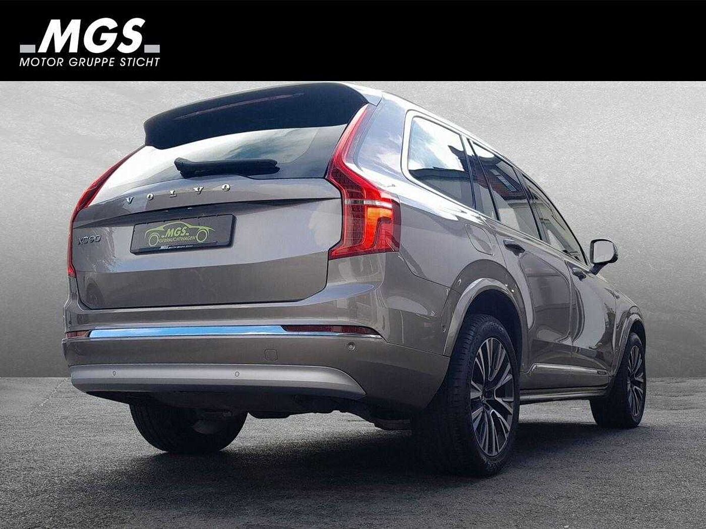 Volvo  Inscription Expression Recharge Plug-In