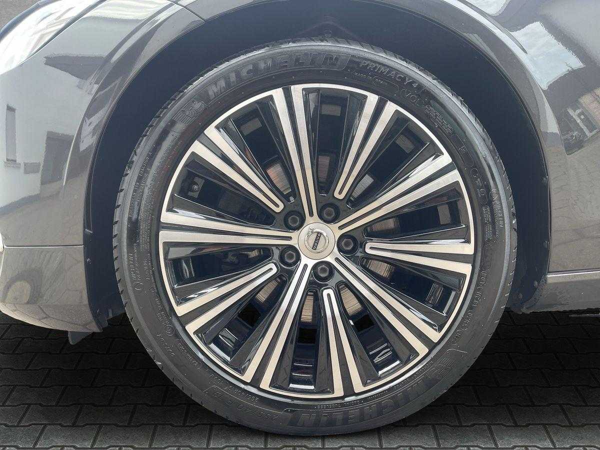 Volvo  Ultimate Bright AWD
